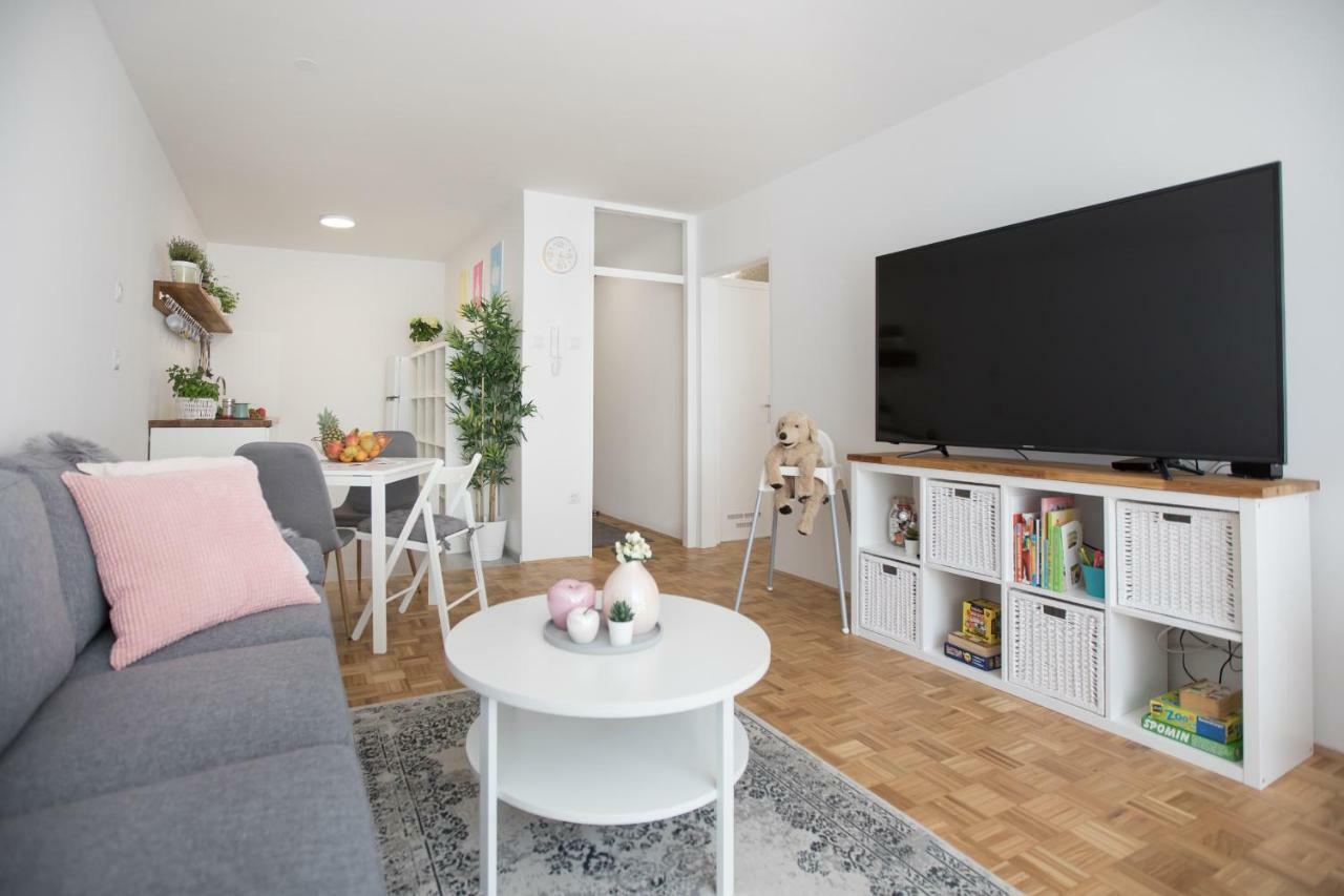 Family Apartment With Garden Любляна Экстерьер фото